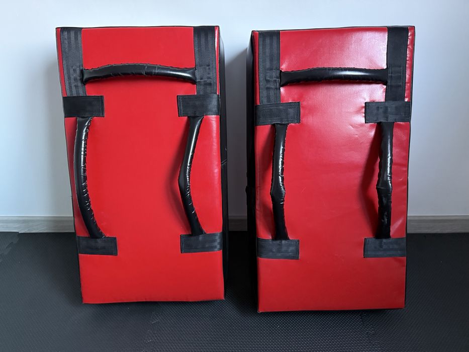 Vând perne  scut pentru antrenament 73x39x15