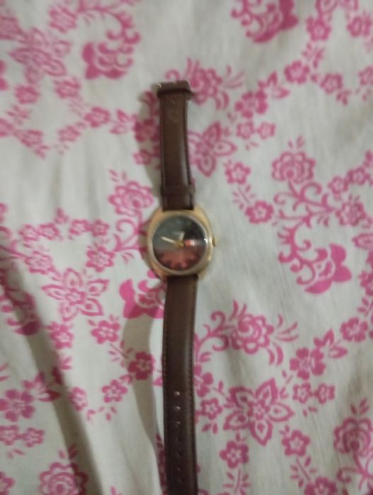 Продаю часы слава