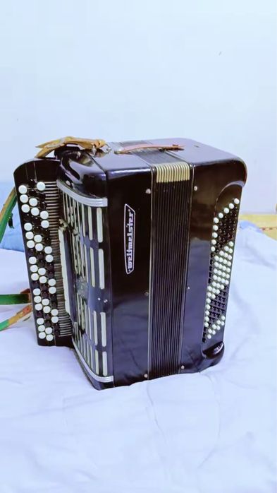 Продам Баян 3 рядный.