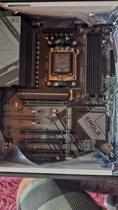 Placa de baza Gigabyte B650 Eagle AM5 DDR5