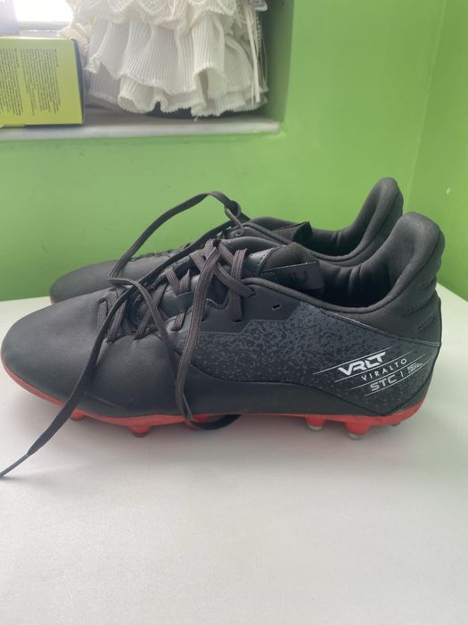 Обувки за футбол viralto i fg, черно/червено