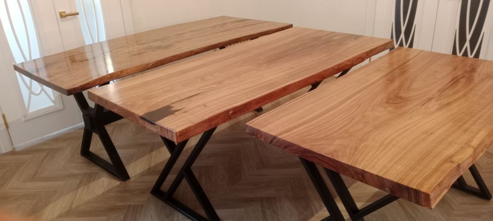 Стол из цельного массива дерева