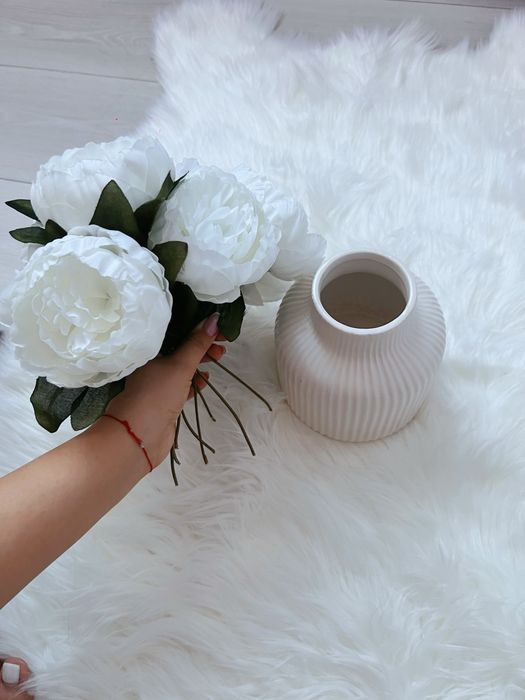 Керамична ваза с декоративни цветя!