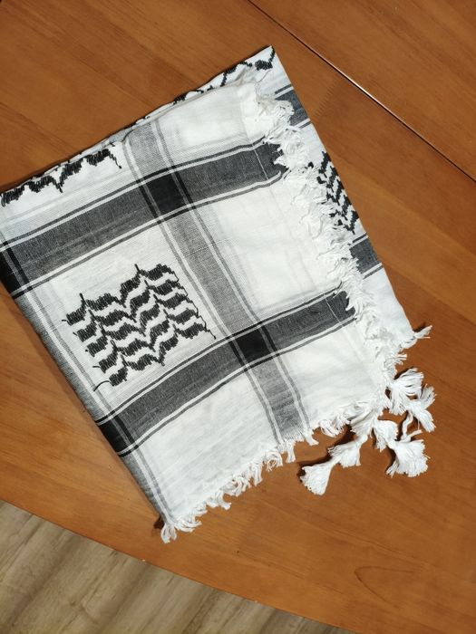 Арабски шал 117 х 120 см