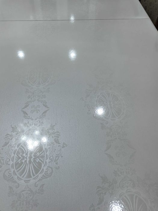 Стол для гостинной