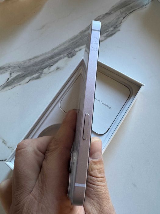 Продавам IPhone 14