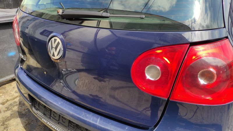 Hayon Haion Portbagaj Dezechipat cu Luneta Geam Sticla VW Golf 5 Hatchback 2004 - 2008 Culoare LA5G