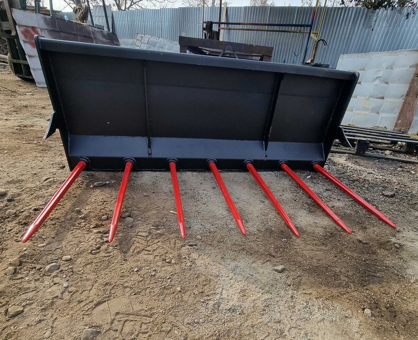 Furcă gunoi cu țepușe