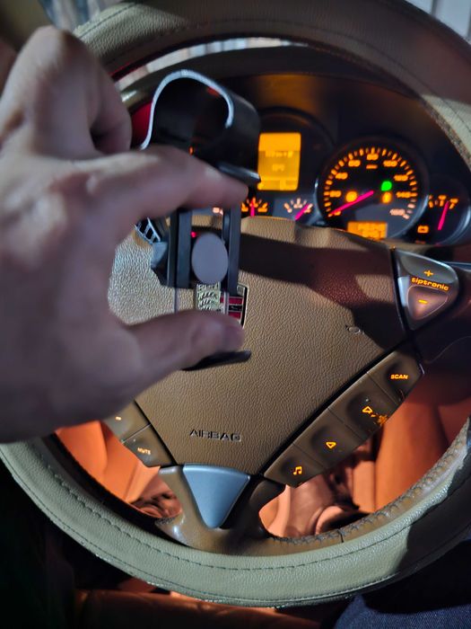 Держатель для телефона в авто