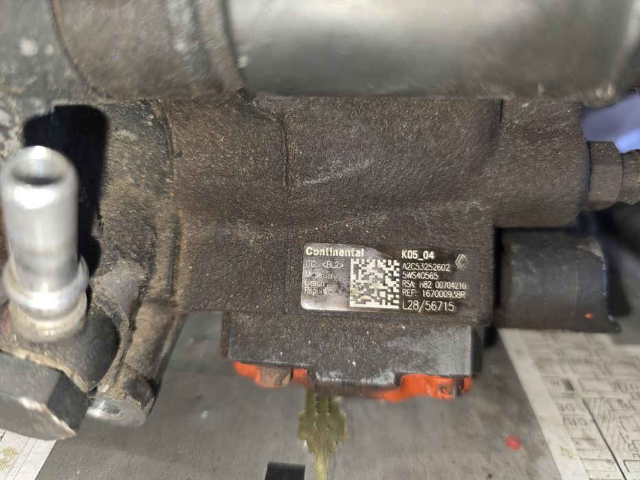 Injector Dacia Duster 110 cp  Pompa Rampa continental set complet