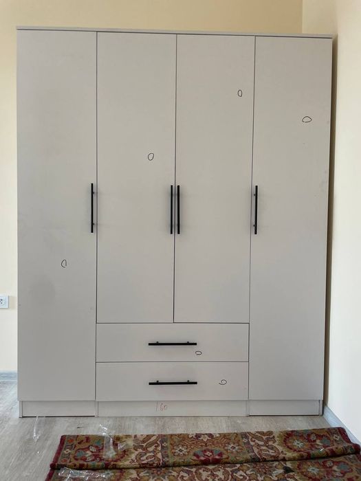 Shkaf sotiladi dastafka ustanovka bepul