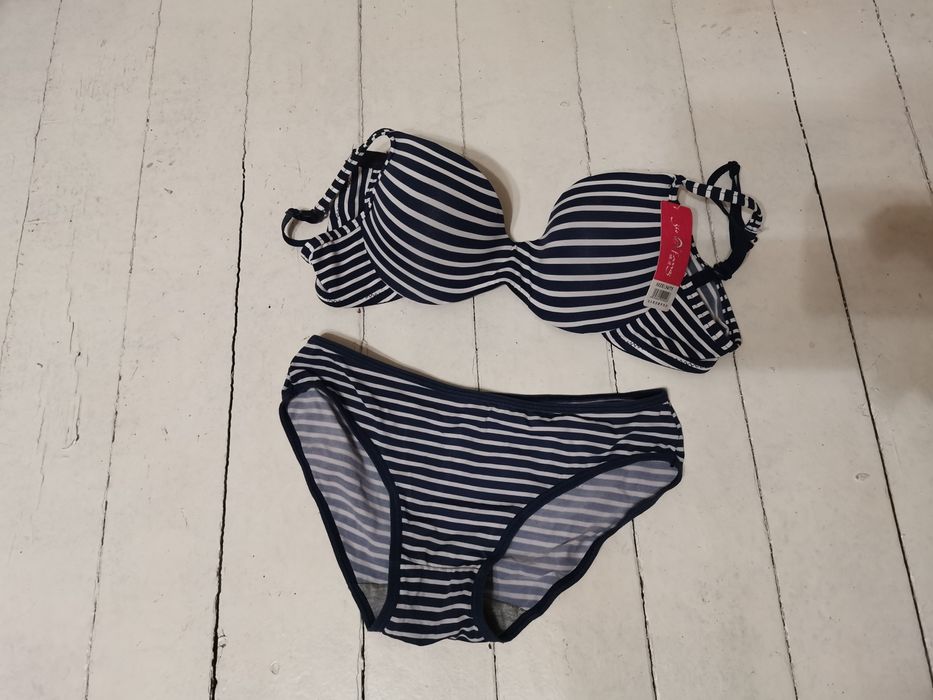 Продам купальники.