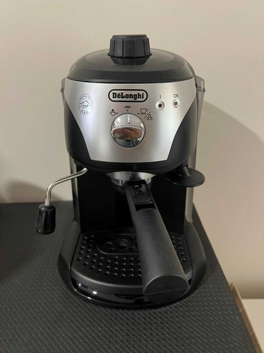 Еспресо машина DeLonghi EC221.B, 15 bar, 1100 W, Ръчна капучино система
