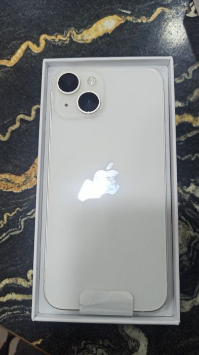 Iphone 14 silver idealniy