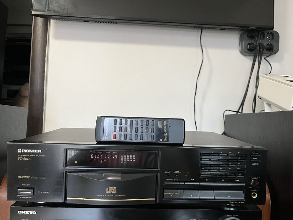 Cd-player Top Pioneer PD-S601 cu platan