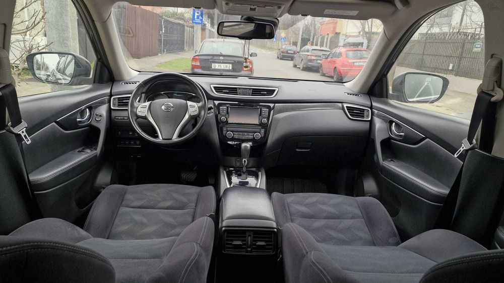 Nissan X-TRAIL/ 2.0/Automata/ 2017 / 4x4 / camere 360