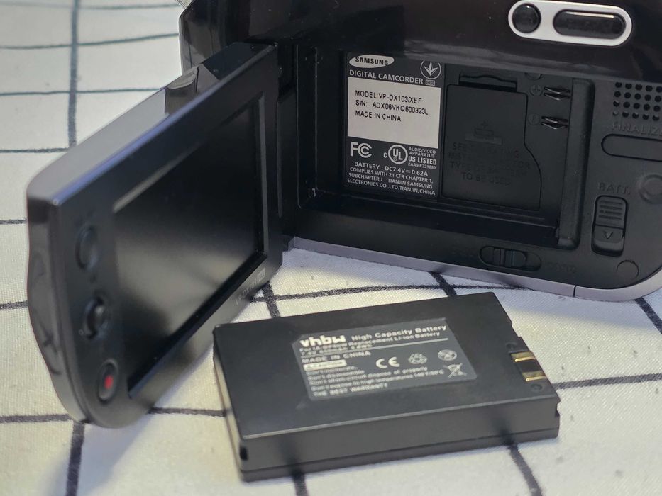 Cameră Video Samsung VP-DX103 PAL (Mini DVD) - Pachet complet