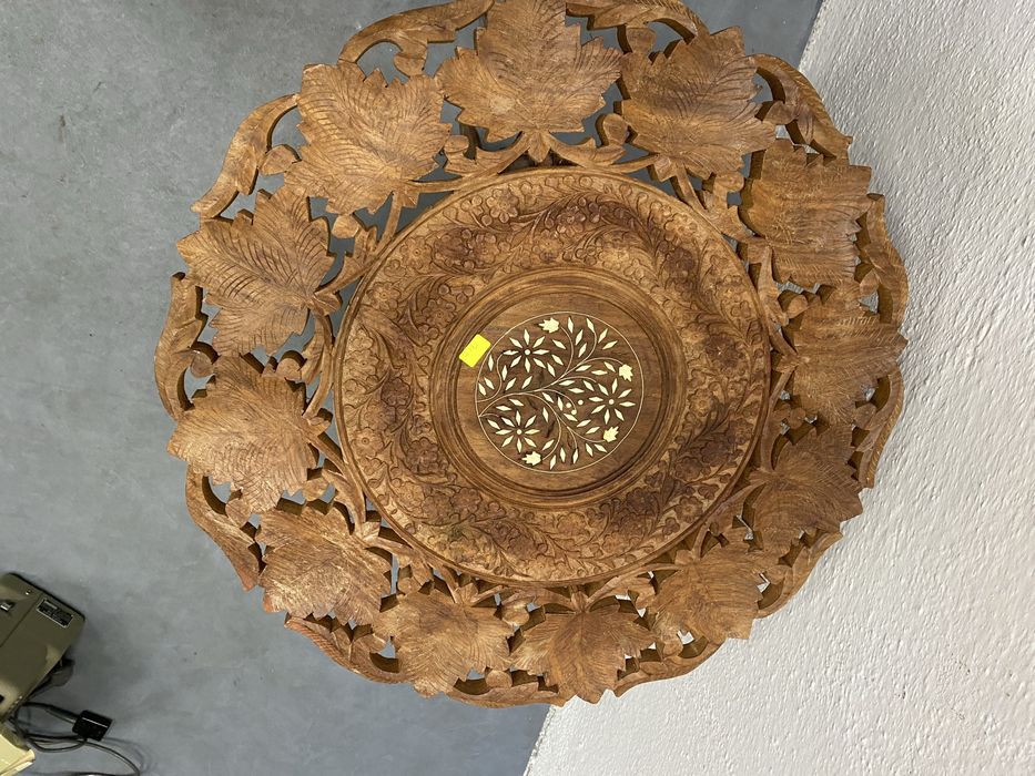 Индийска резбована маса за кафе от тиково дърво