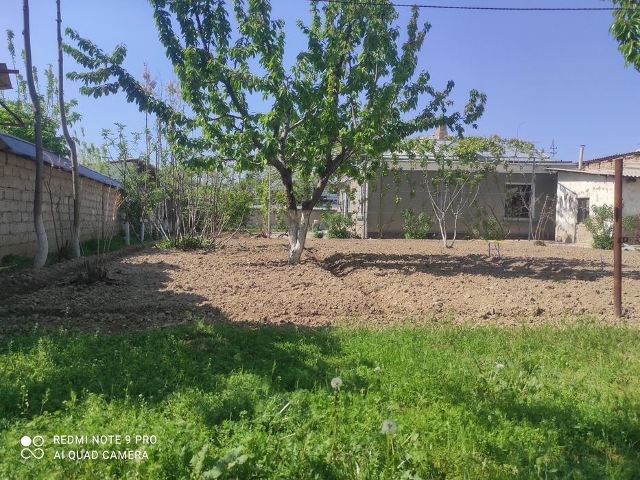 Продается участок возле канала(сзади дома проходит)с домом