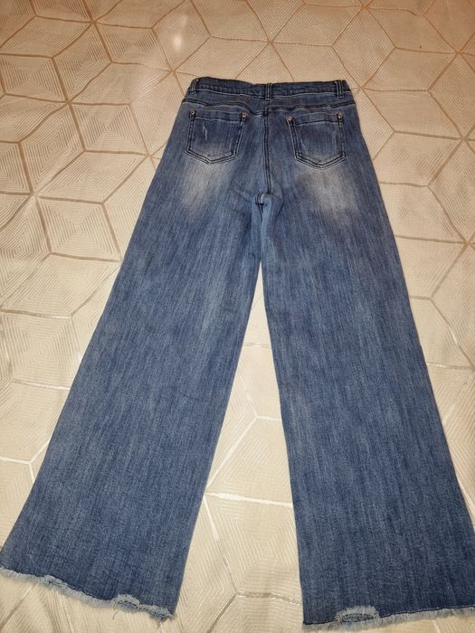 Джинсы на 10-11 лет