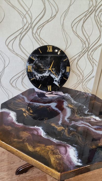 Продам журнальный столик и часы из эпоксидной смолы