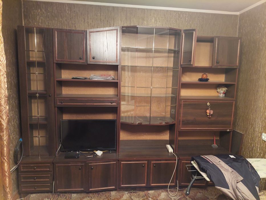 Шкафы диваны столы