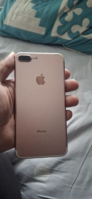 Продам Айфон 7 плюс