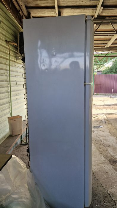 Продам холодильник Ariston