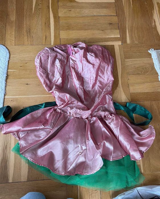 Рокля цвят праскова