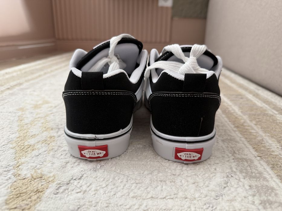 Продам чёрные дутые Vans