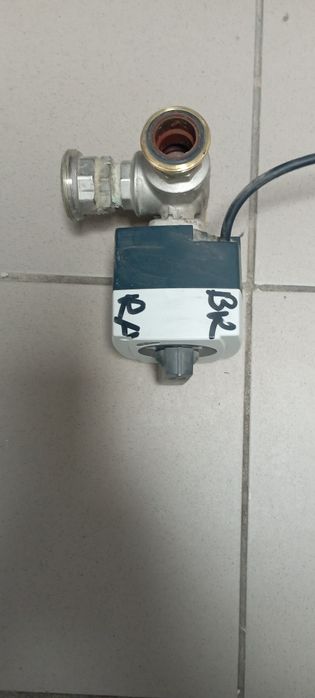 Boiler 300 L cu o  serpentina și rezistența electrică