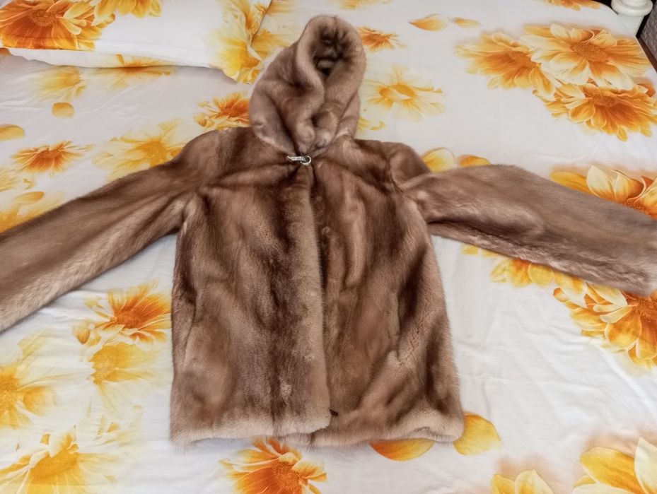 Шуба из меха Норки.
