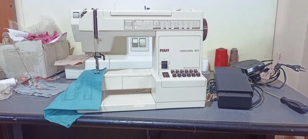 Mașină de cusut electrică Pfaff
