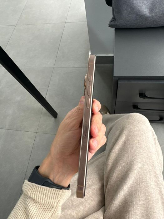 iPhone 16 pro max 1tb desert