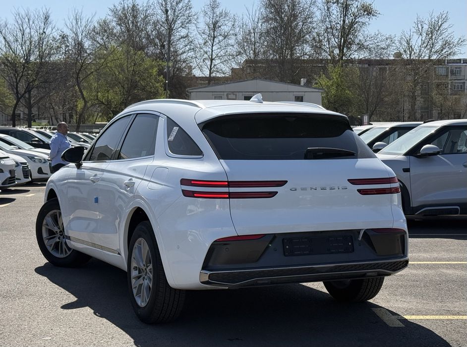 Genesis GV70 2026 / 2.5л AWD  NEW
