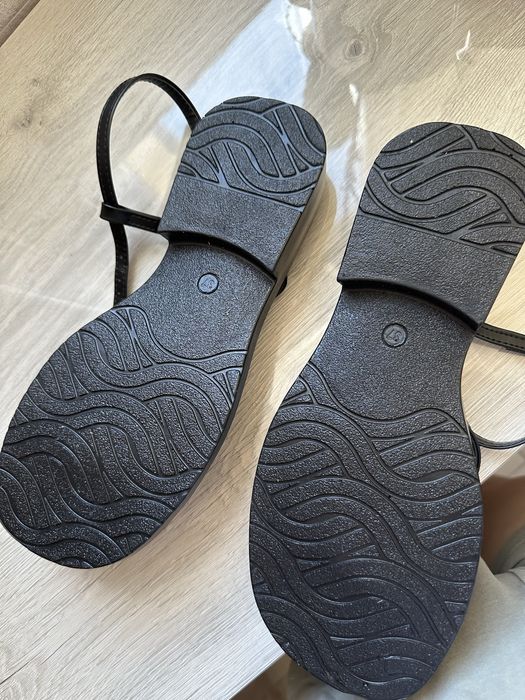 Дамски черни сандали