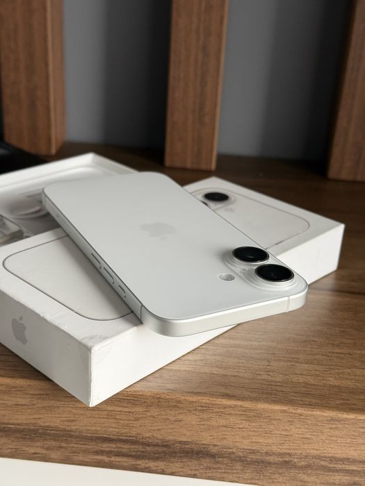 Iphone 16 - Ca Nou - Baterie 99%