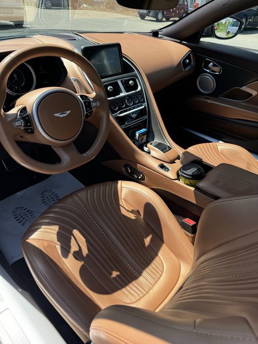 Aston martin DB11 V12 740CP variante