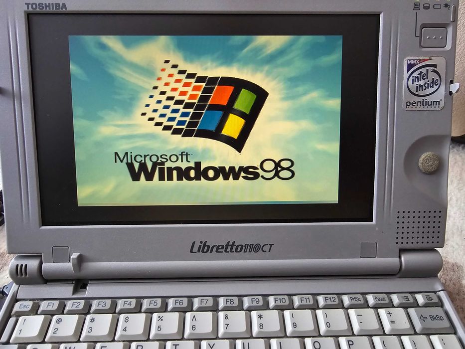 2 laptopuri toshiba libretto 110ct + accesorii