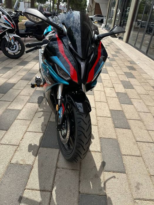 BMW M 1000 RR 6oy kafoloti bilan