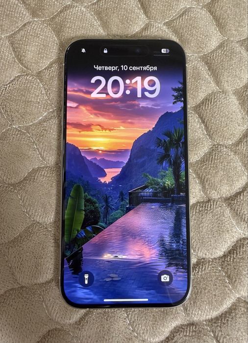 Продам Iphone 15 pro 512gb