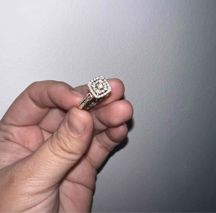 Бриллиантовое кольцо