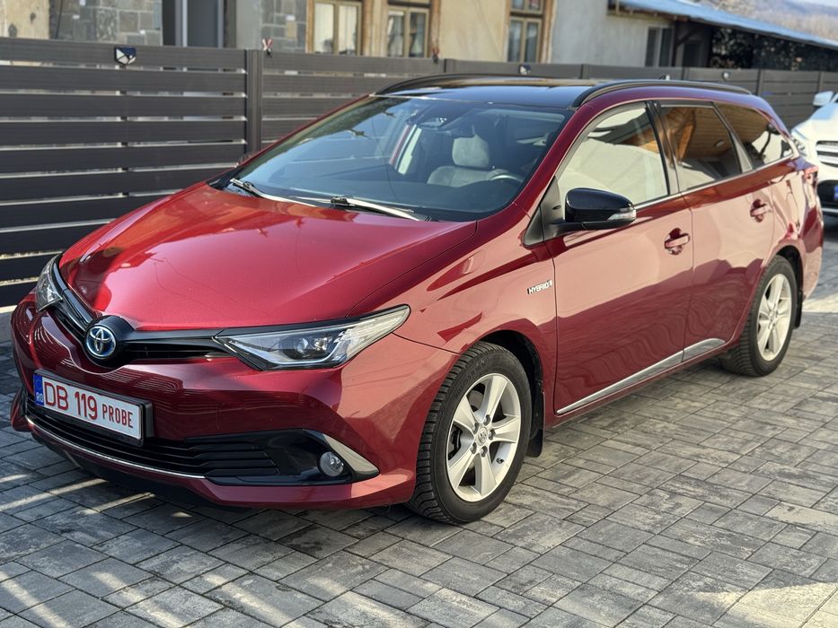 Toyota AURIS hibrid 1.8 benzina an 2017