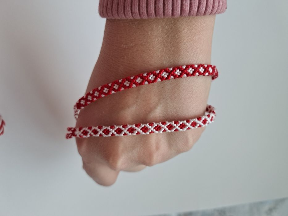 Ръчно плетени мартеници