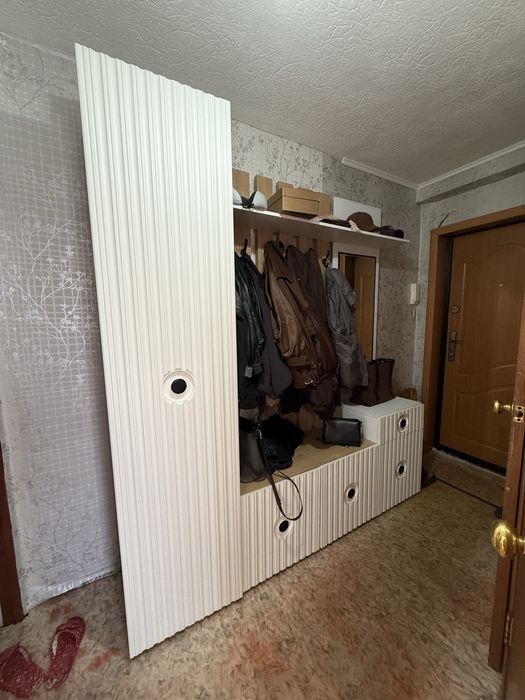 Срочно продам прихожию