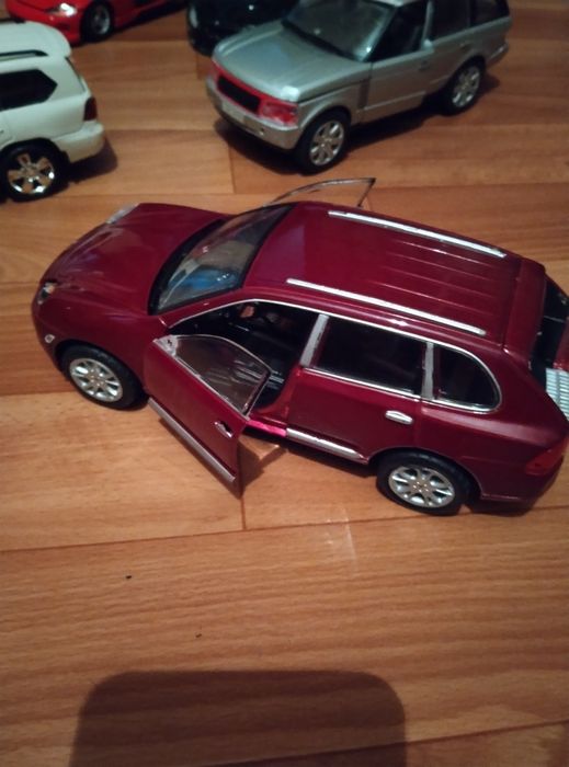 Железные машинки по 2000