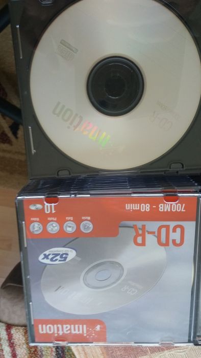 ПРОДАВАМ НОВИ канцеларски материали дискове  ХИМИКАЛКИ  в кутии