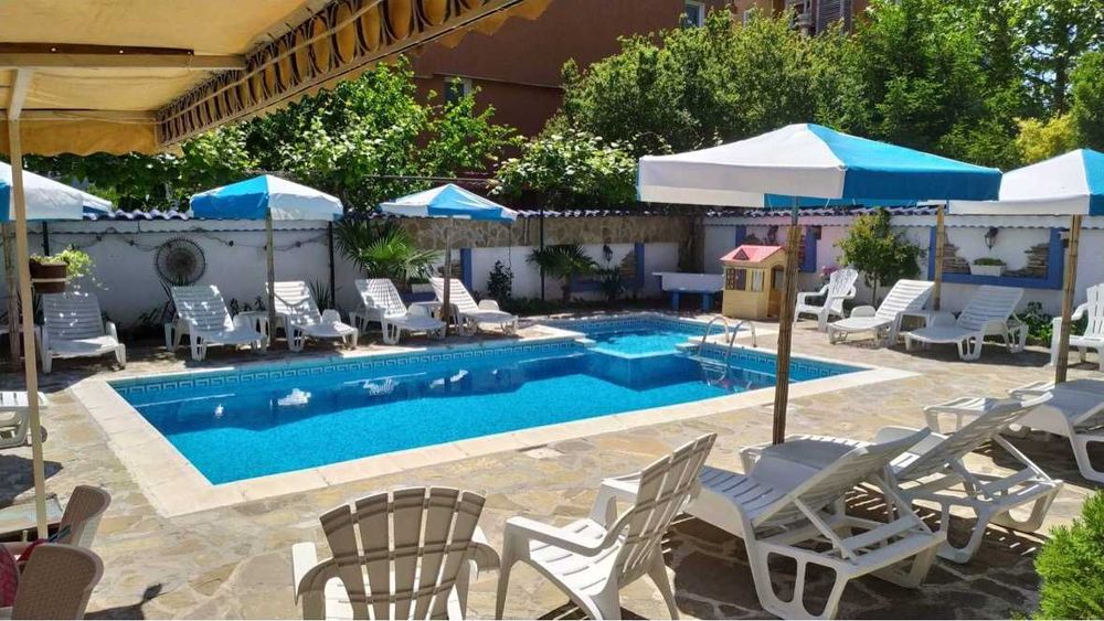 Нощувка в Свети Никола l Включва нощувка, басейн и шезлонги! ТОП ЦЕНА!