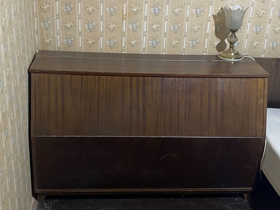 Спалня  с матрак, ракла и тв шкаф с чекмеджета