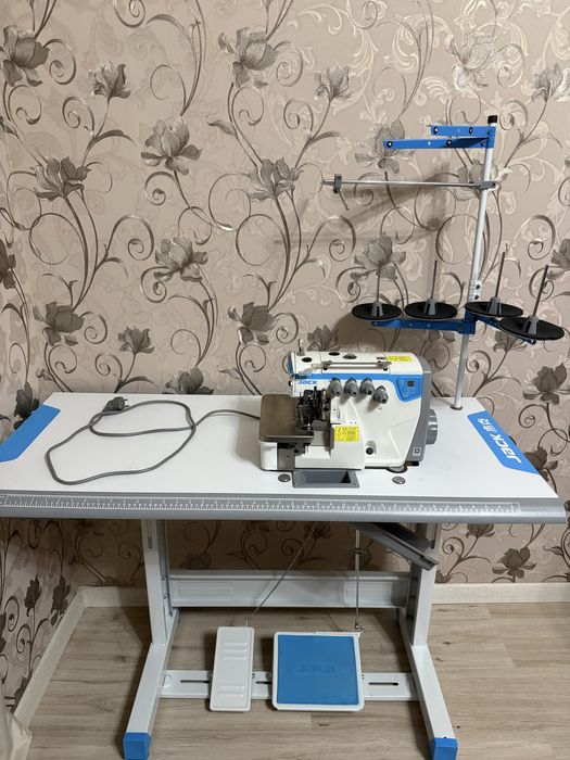 Оверлок Jack E4S